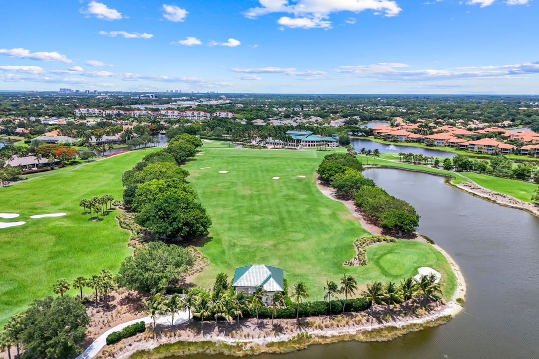 1895 Les Chateaux Blvd #302, Naples, FL 34109