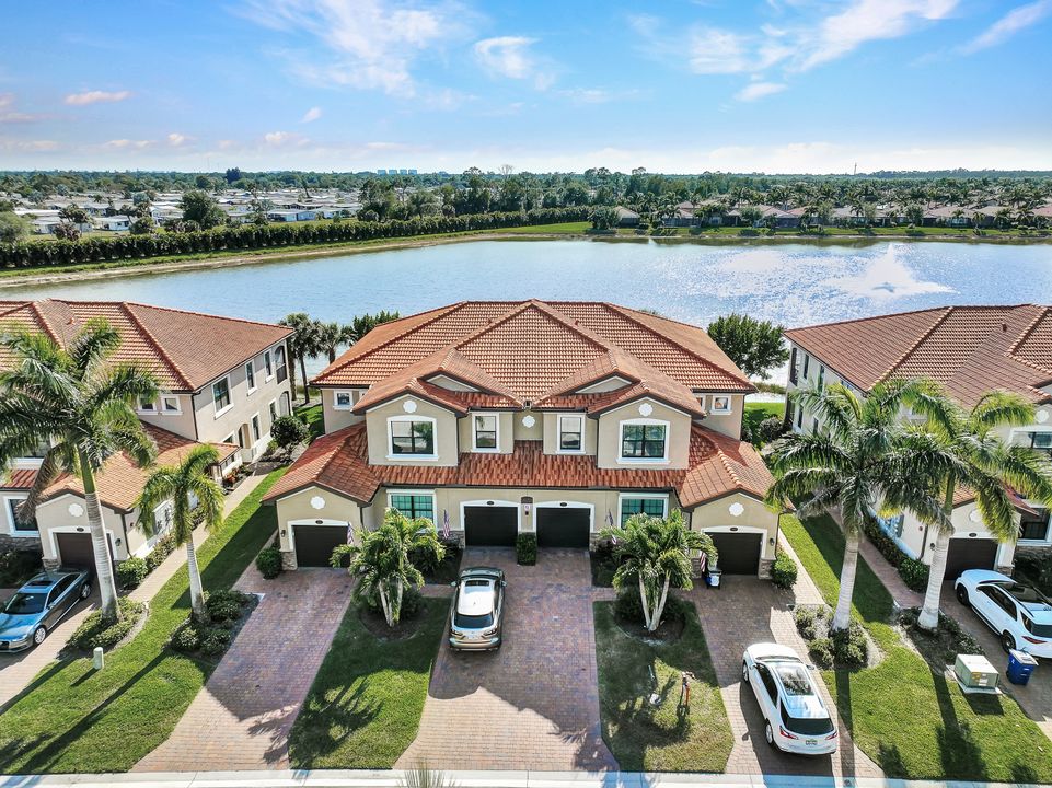 26213 Palace Ln #201, Bonita Springs, FL 34135