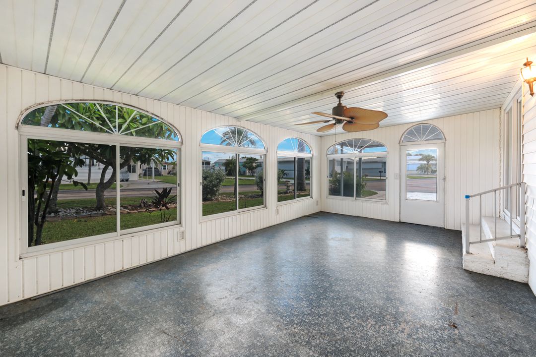 274 Yorkshire Ave, Fort Myers, FL 33908
