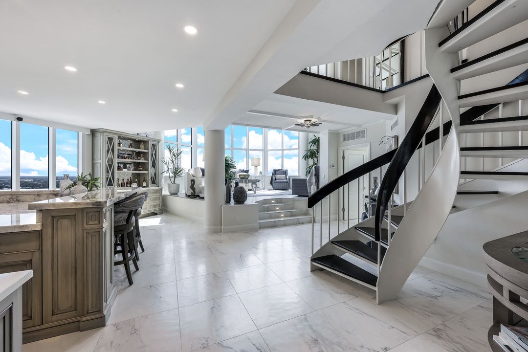 4041 Gulf Shore Blvd N #PH-6, Naples, FL 34103