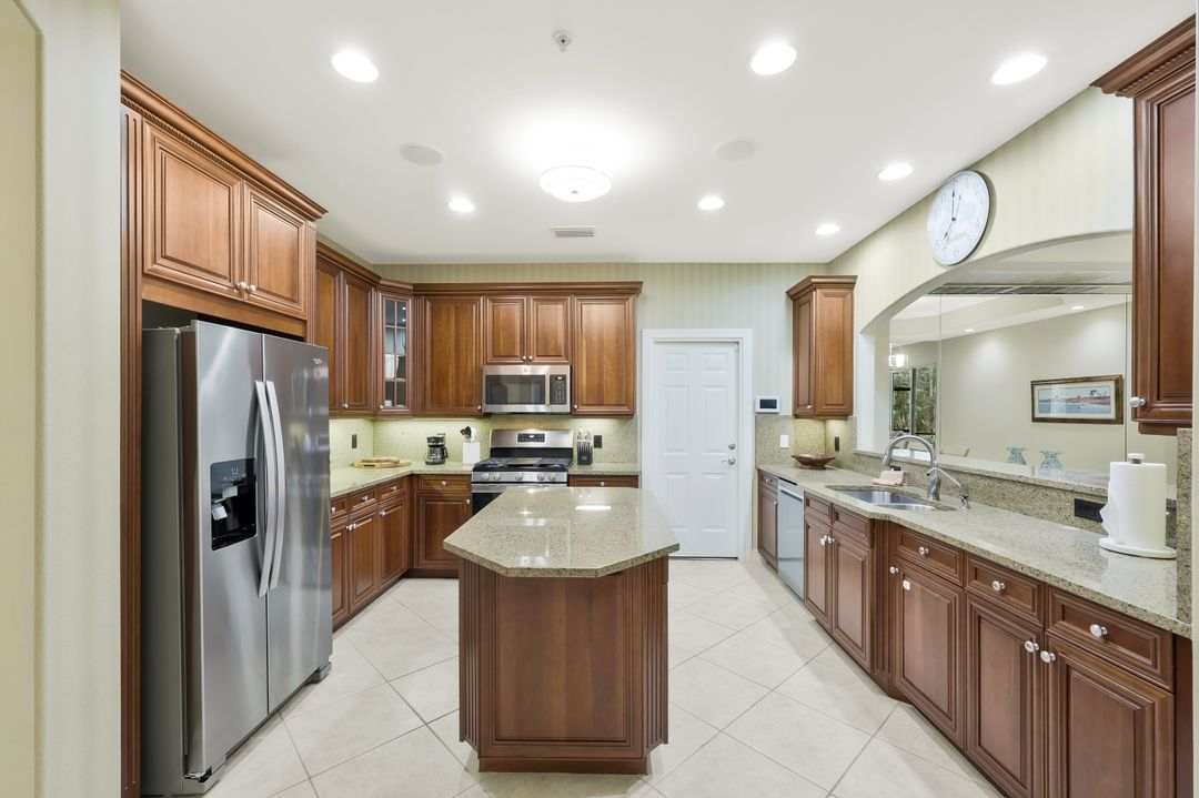 2809 Tiburon Blvd E #101, Naples, FL 34109