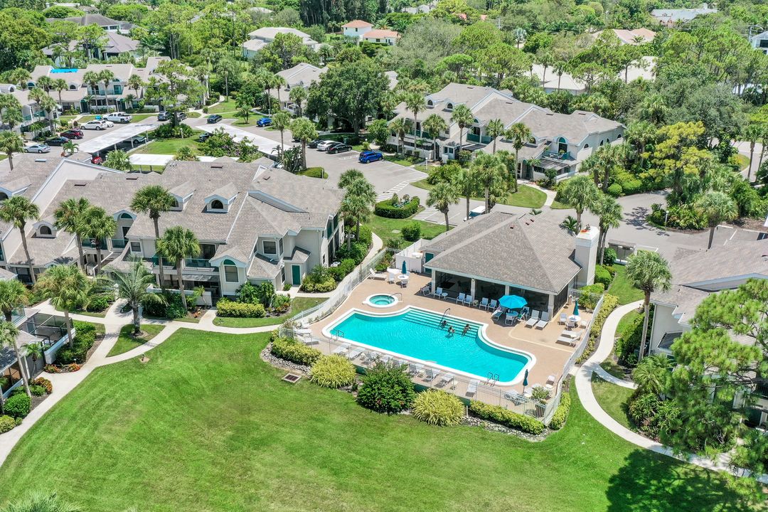 66 Emerald Woods Dr #H7, Naples, FL 34108