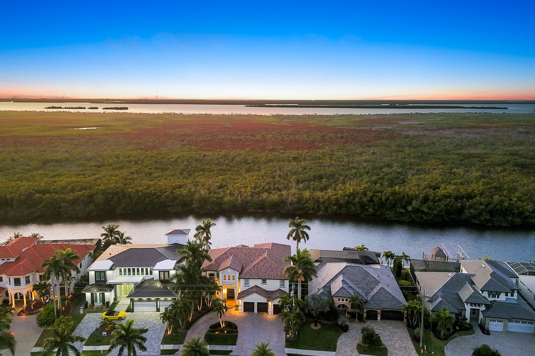 3820 Surfside Blvd, Cape Coral, FL 33914