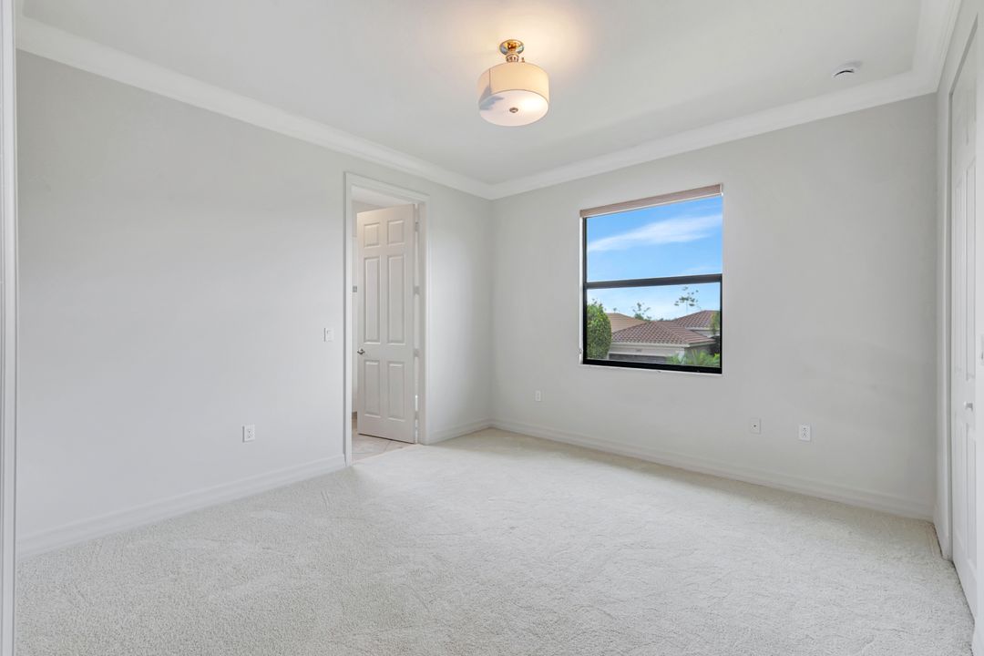 3430 Tigris Ln, Naples, FL 34119