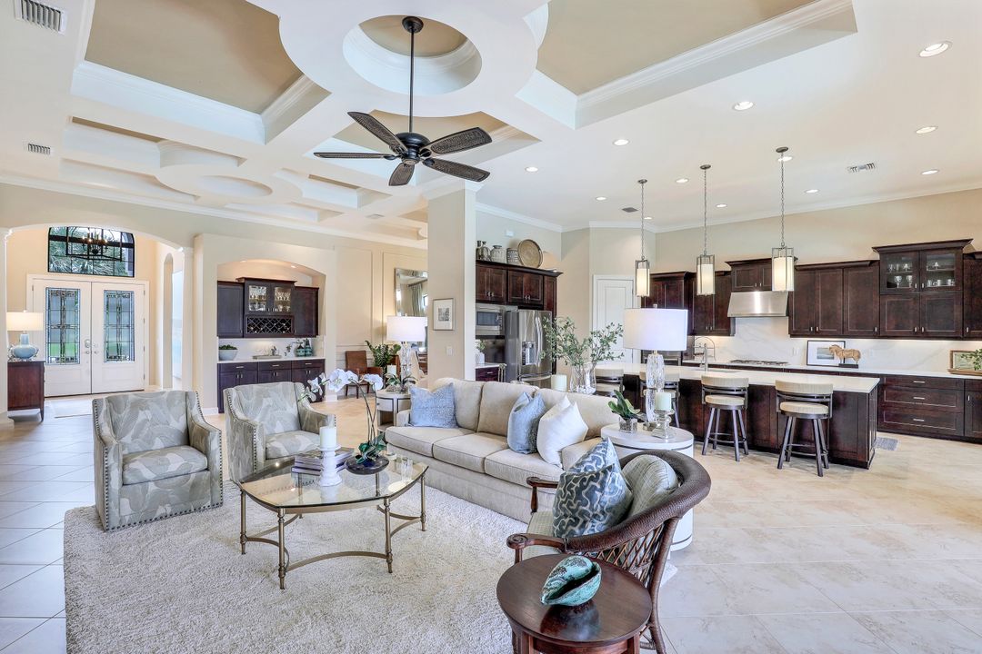 8828 Savona Ct, Naples, FL 34119