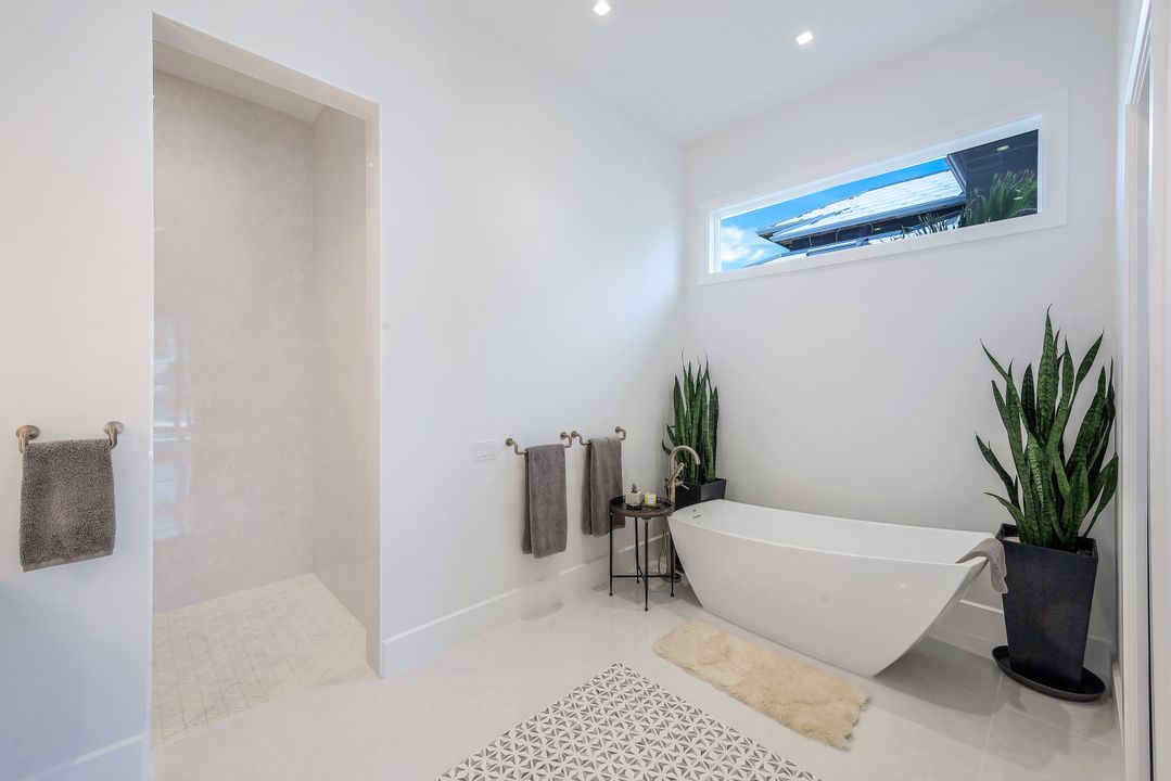 685 Cameo Ct, Marco Island, FL 34145