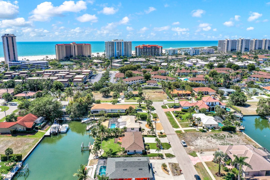 811 Wintergreen Ct, Marco Island, FL 34145