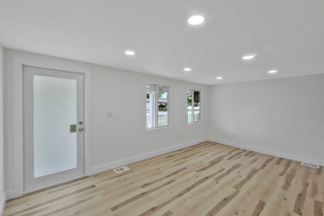 1755 Oakley Ave, Fort Myers, FL 33901