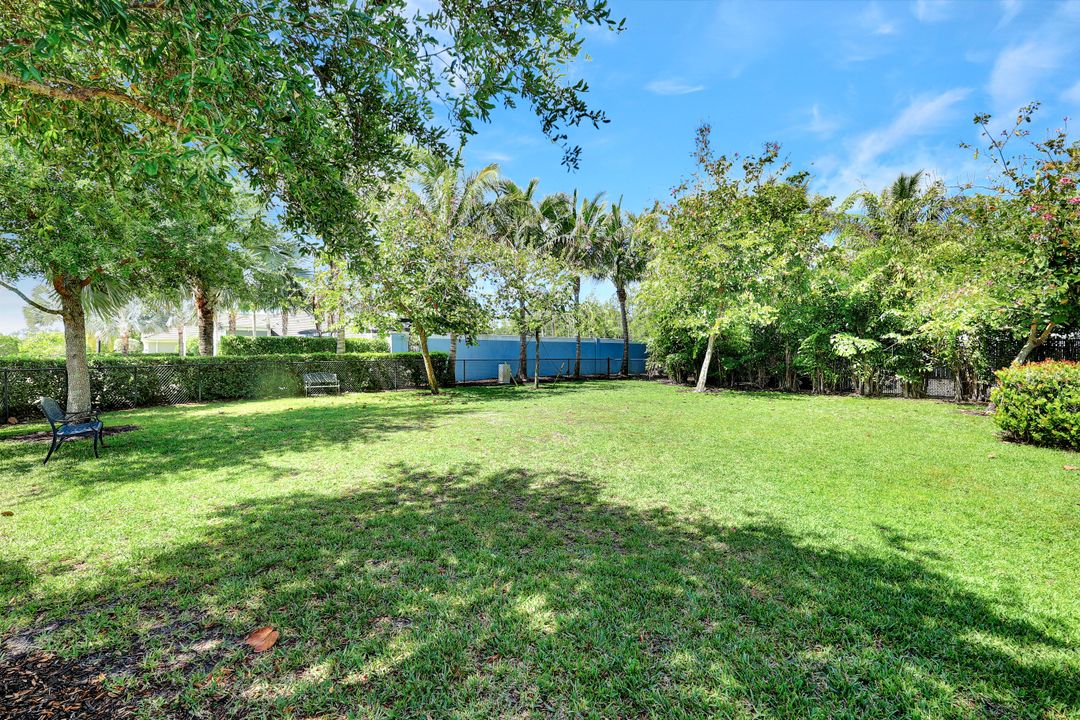 2319 Marquesa Cir, Naples, FL 34112
