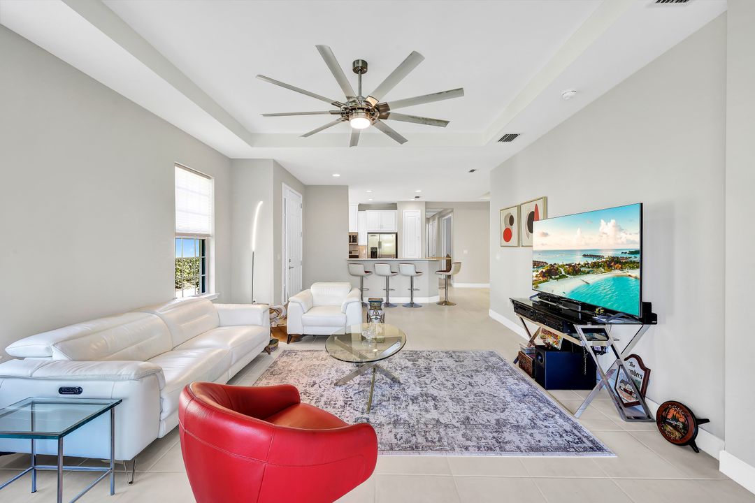 8107 Calle Canovas St, Naples, FL 34114