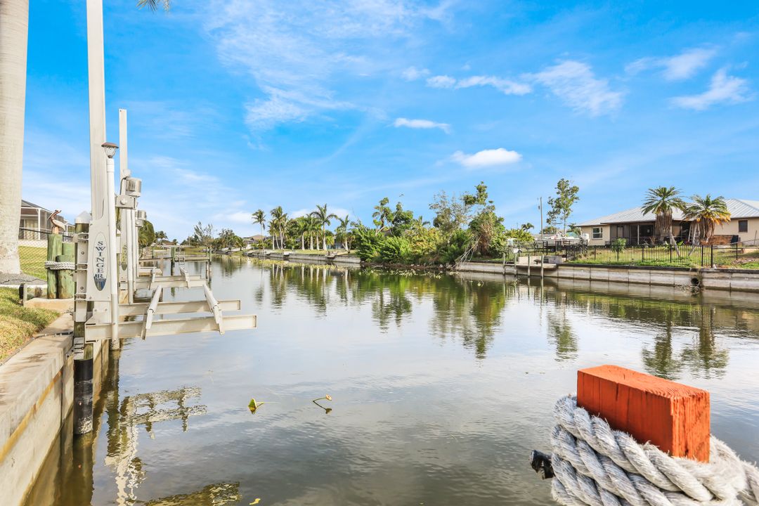 3325 SW 5th Pl, Cape Coral, FL 33914