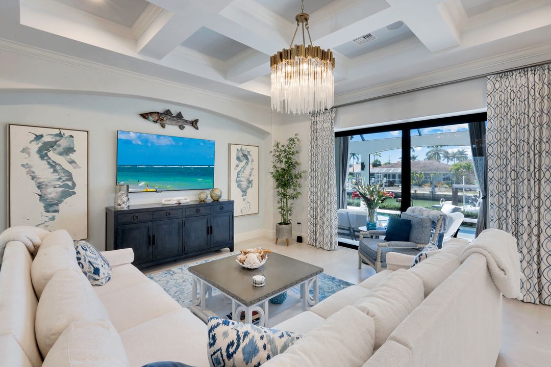 450 Pepperwood Ct, Marco Island, FL 34145