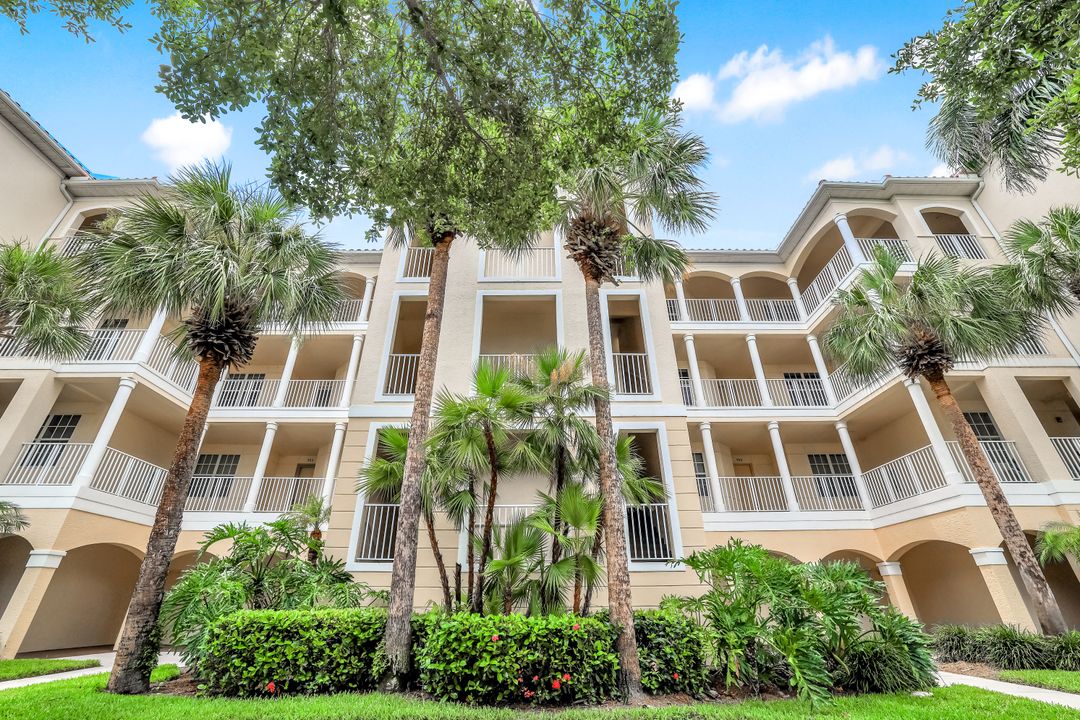 4843 Hampshire Ct #204, Naples, FL 34112