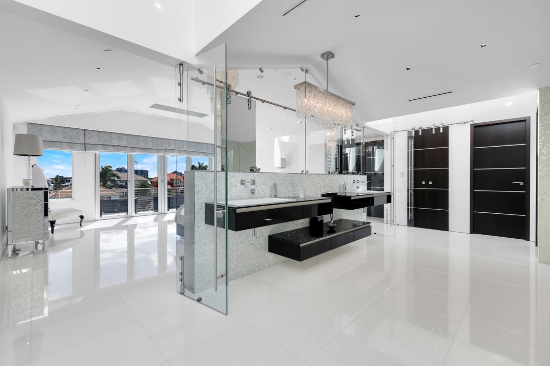 260 Channel Dr, Naples, FL 34108