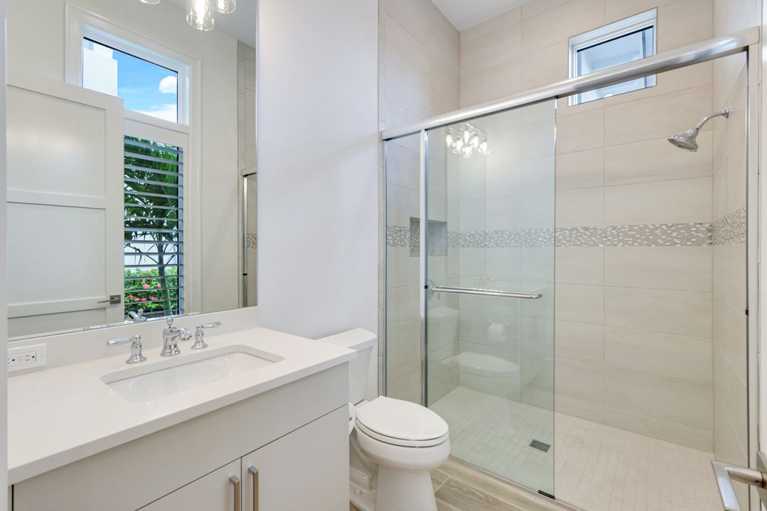 9937 Montiano Dr, Naples, FL 34113
