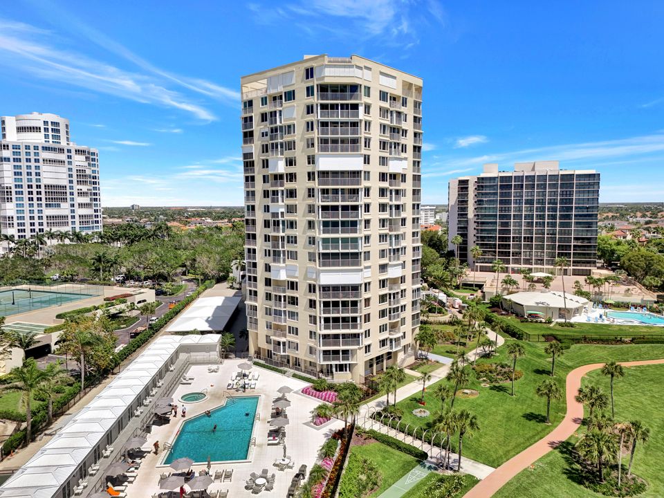 4041 Gulf Shore Blvd N #PH-6, Naples, FL 34103