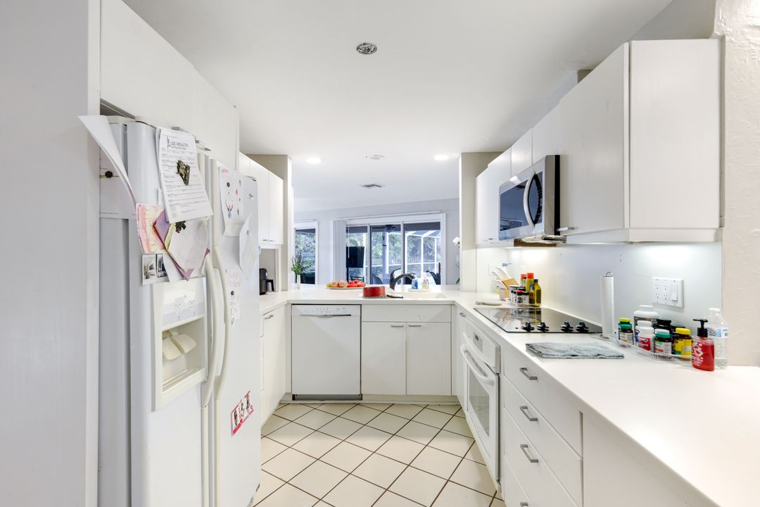 5203 Selby Dr, Fort Myers, FL 33919