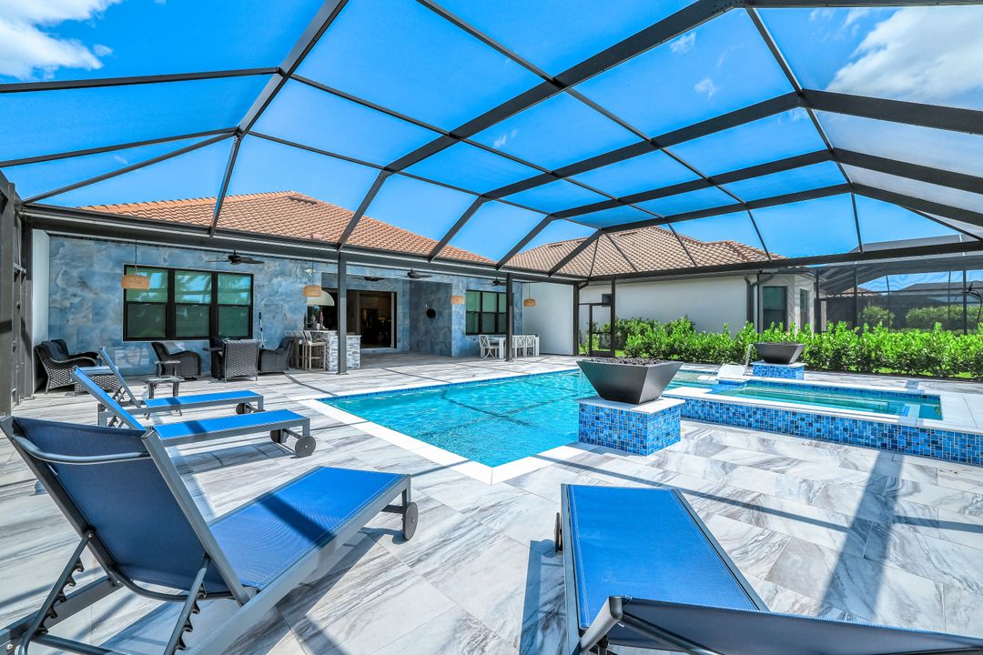 15495 Rio Ponace Ct, Naples, FL 34114