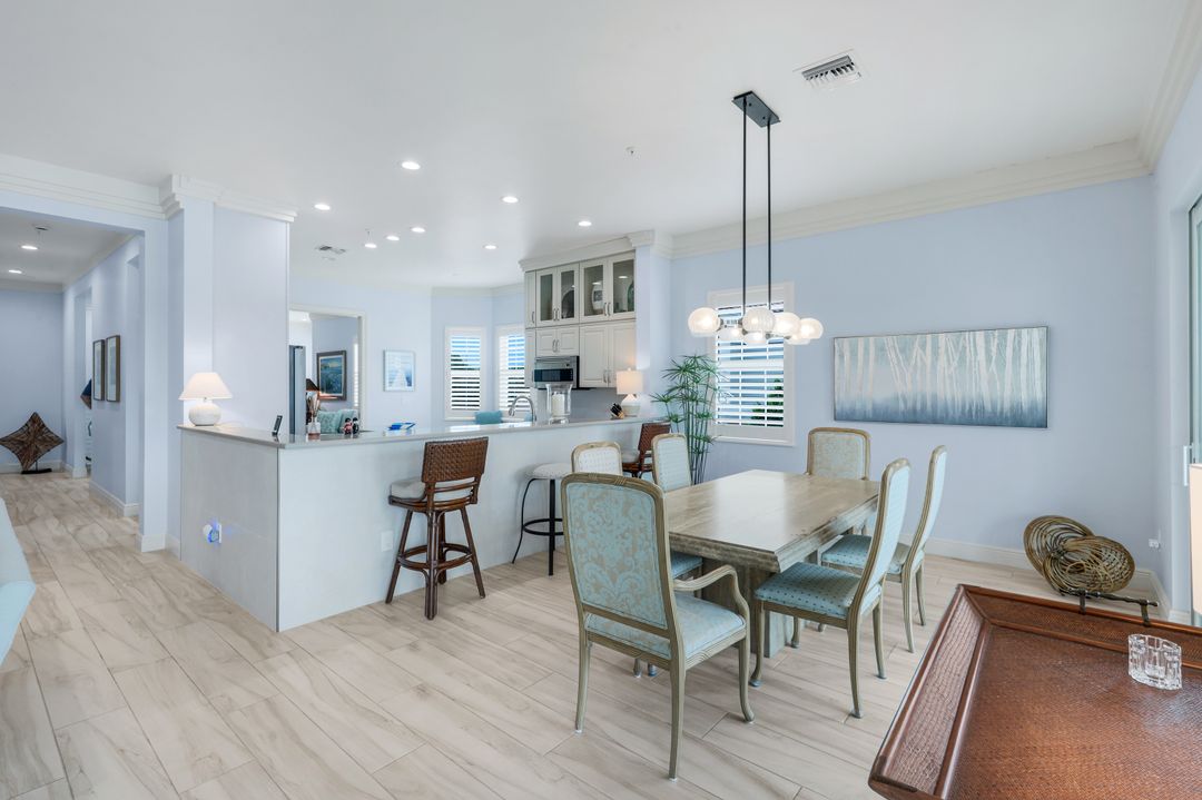 608 El Camino Real #201, Naples, FL 34119