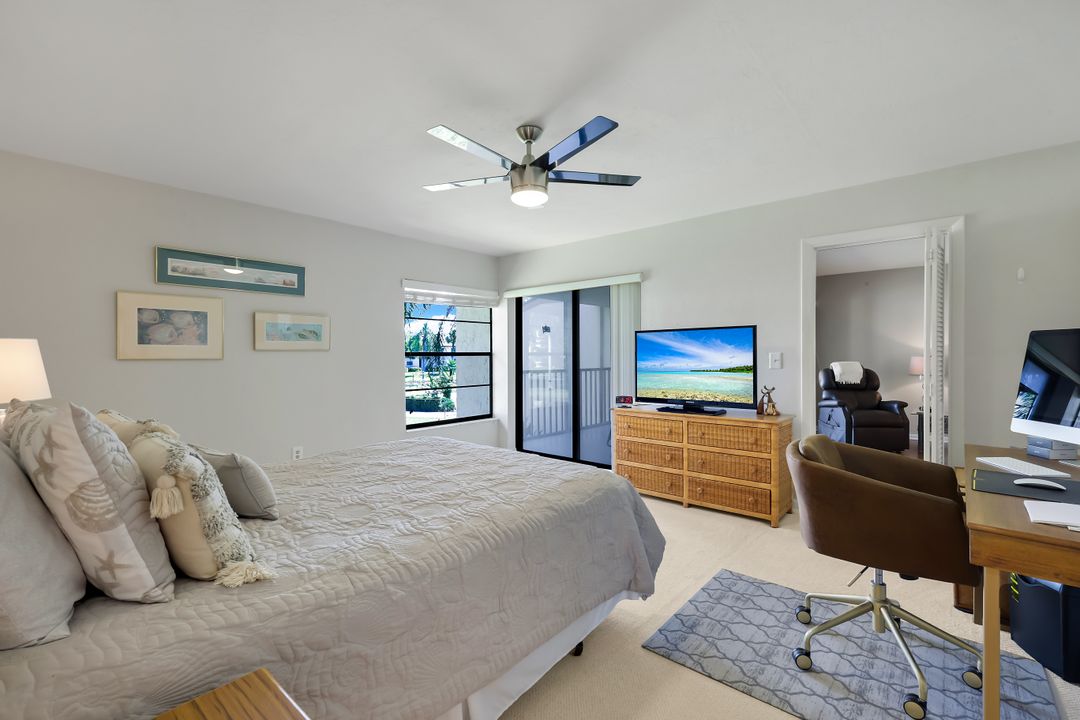 960 Palm View Dr #209, Naples, FL 34110