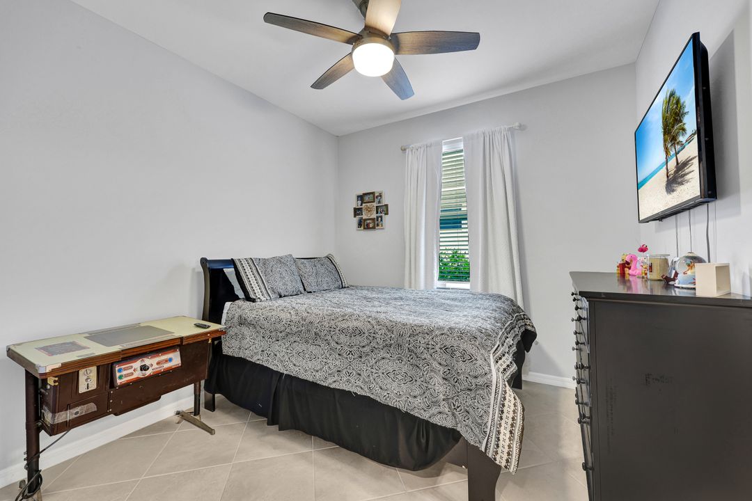 2622 Scarlet Wy, Naples, FL 34120