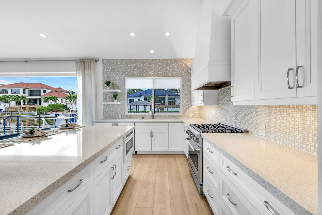 151 Bayview Ave, Naples, FL 34108