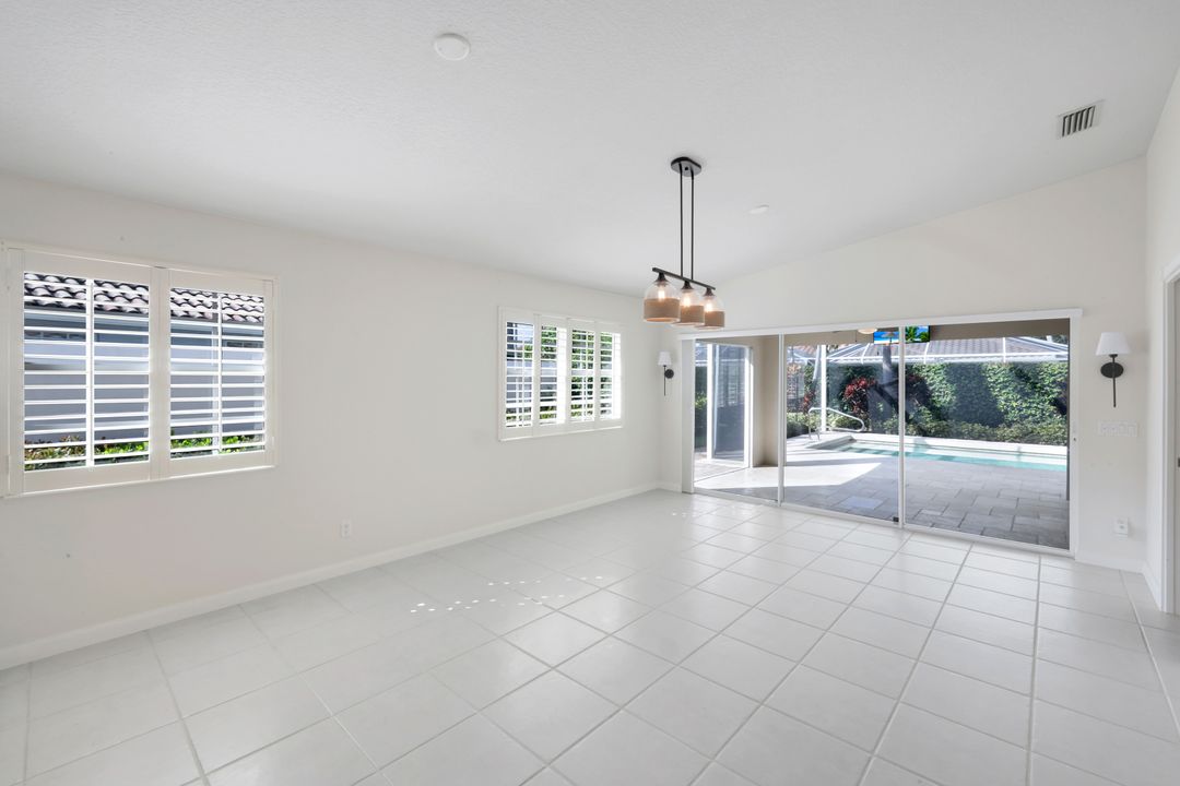 4155 St George Ln, Naples, FL 34119