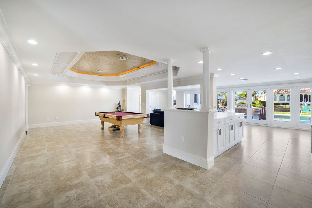 350 Bowline Bend, Naples, FL 34103