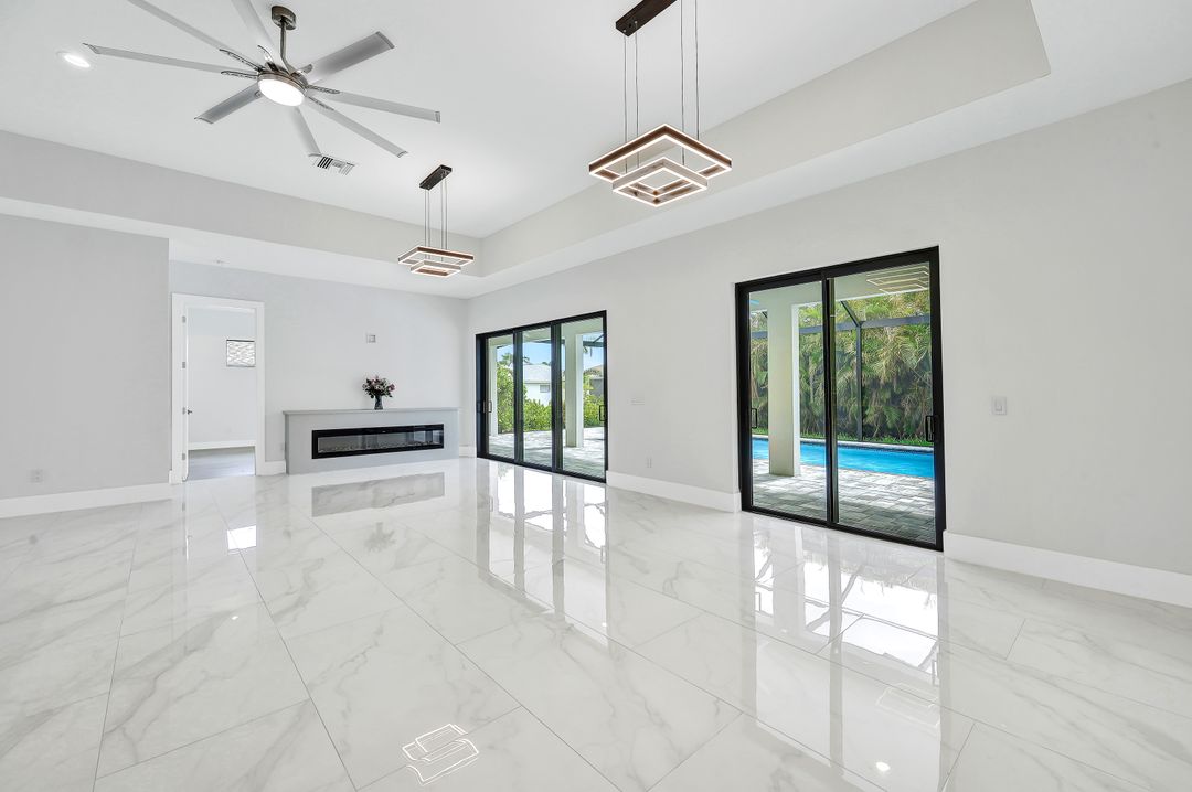 4930 Agualinda Blvd, Cape Coral, FL 33914