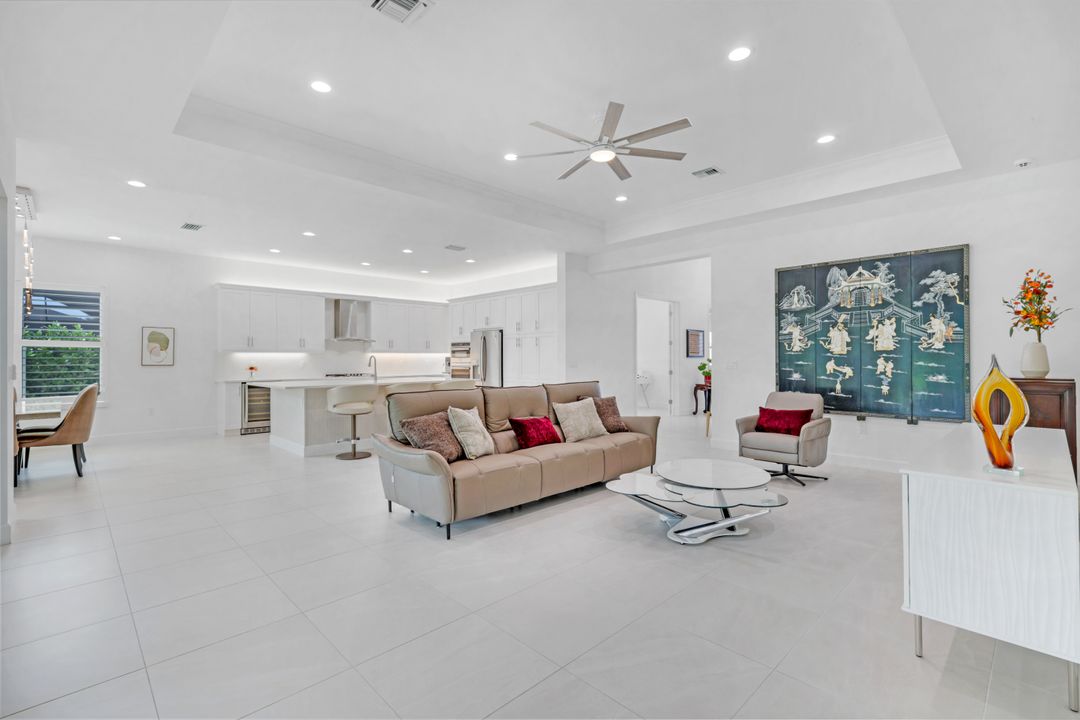 11698 Jasper Ct, Naples, FL 34120