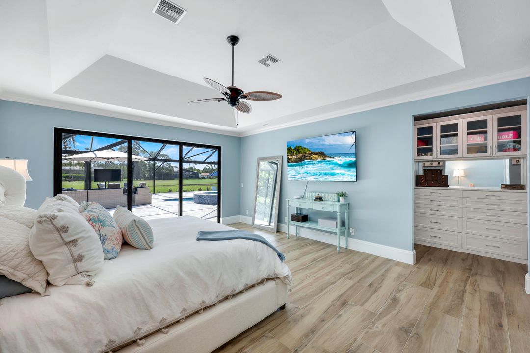 4701 Oak Leaf Dr, Naples, FL 34119