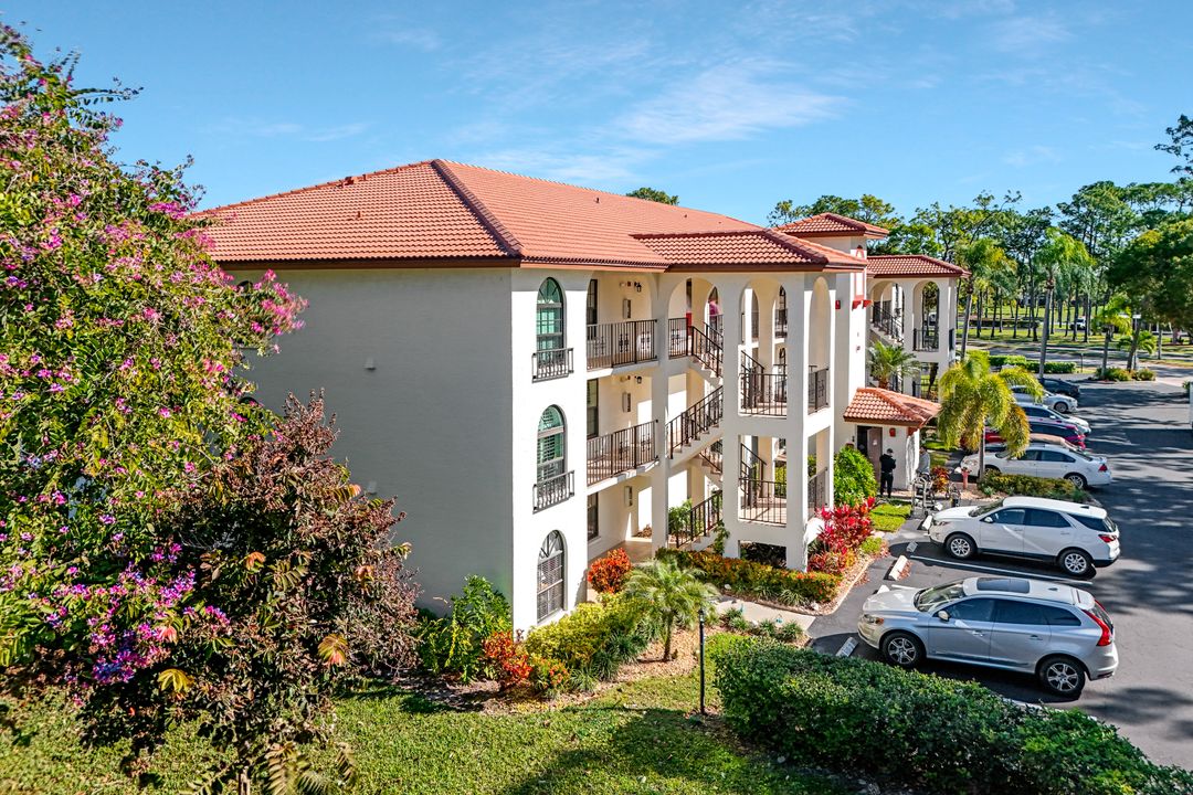 601 Augusta Blvd #601-4, Naples, FL 34113