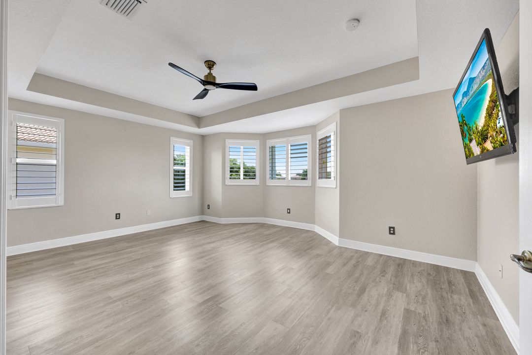 1764 Birdie Dr, Naples, FL 34120
