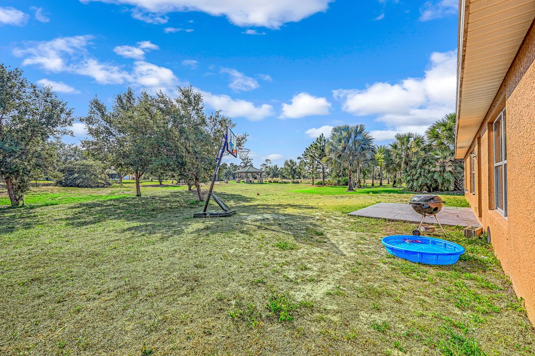 242 North Ave, Lehigh Acres, FL 33936