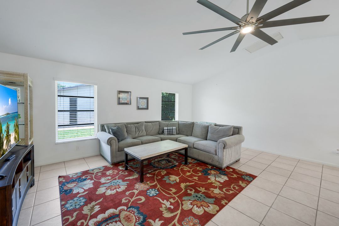 2526 SE 19th Pl, Cape Coral, FL 33904