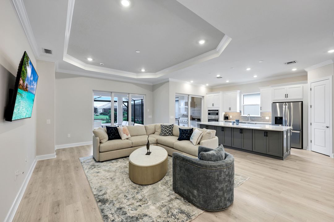 15804 Derna St, Naples, FL 34114