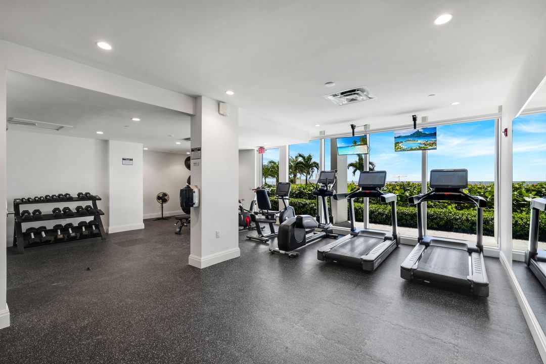 3443 Gulf Shore Blvd N #313, Naples, FL 34103