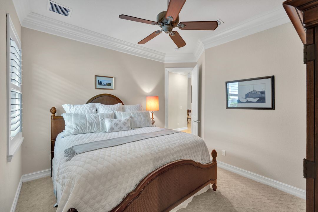 12194 Wicklow Ln, Naples, FL 34120