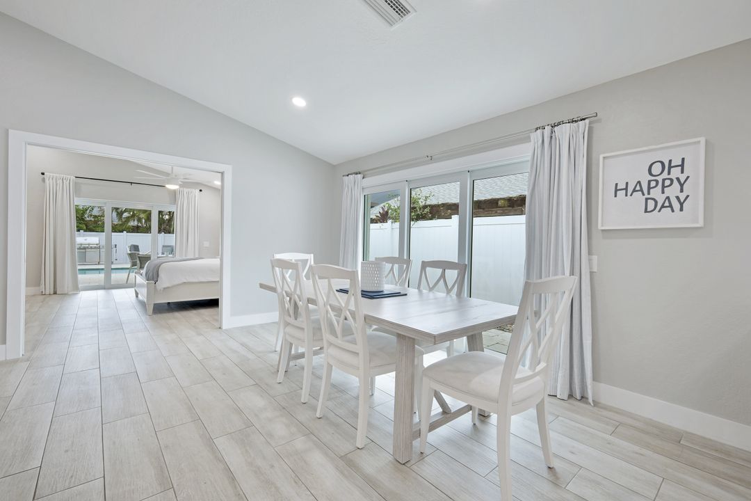 820 102nd Ave N, Naples, FL 34108