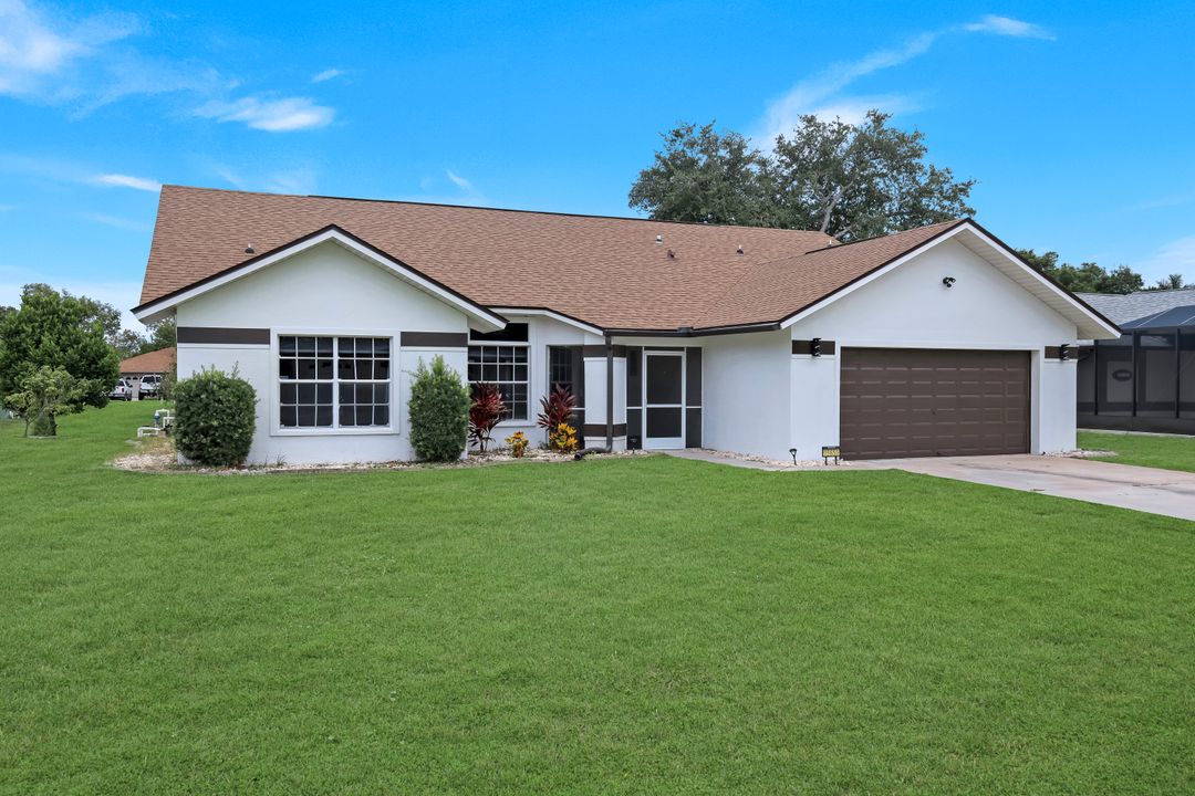 13651 Willow Bridge Dr, North Fort Myers, FL 33903