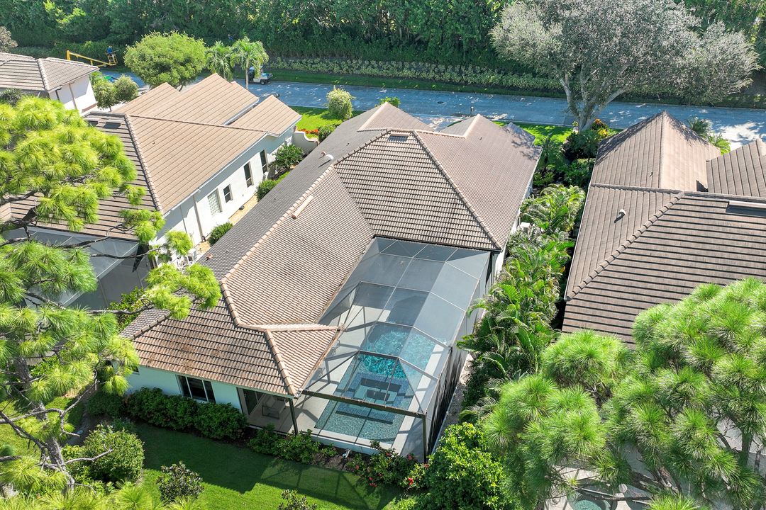 237 Charleston Ct, Naples, FL 34110