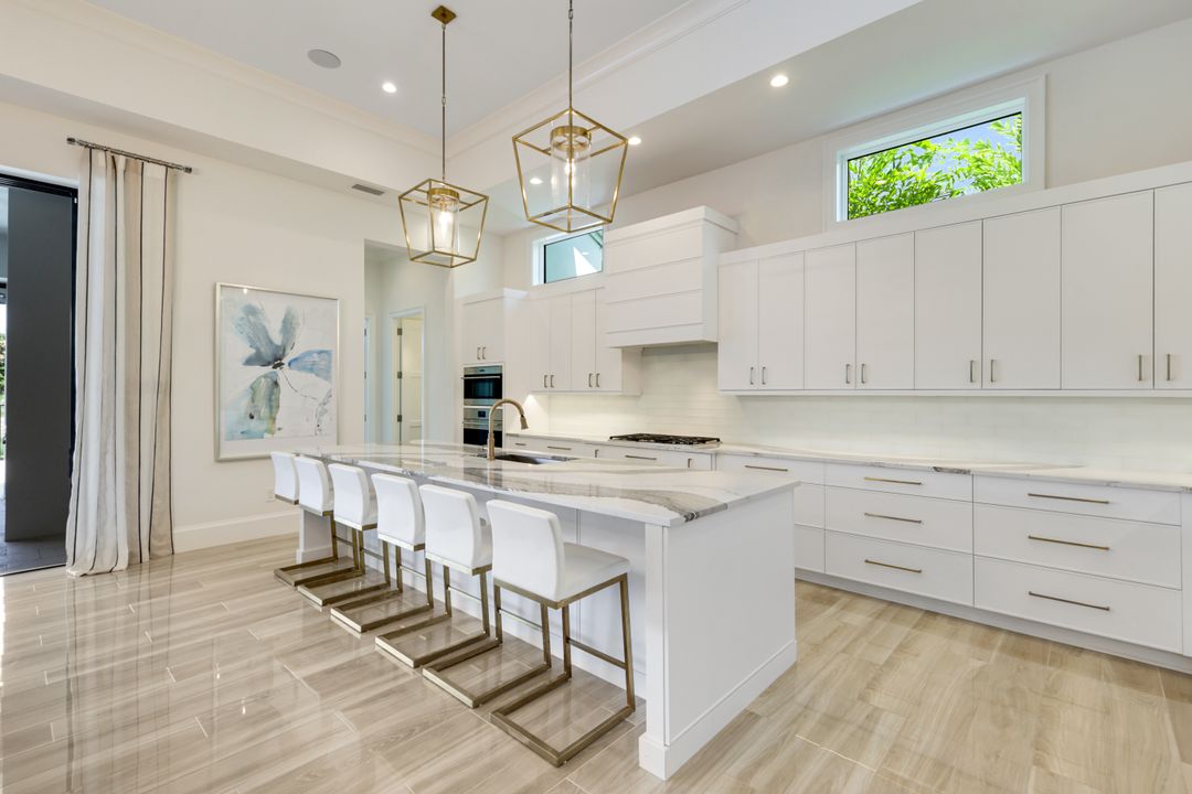 9937 Montiano Dr, Naples, FL 34113