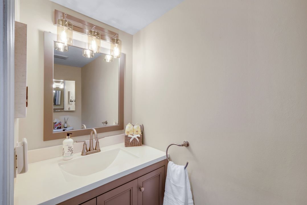 172 Sabal Lake Dr, Naples, FL 34104
