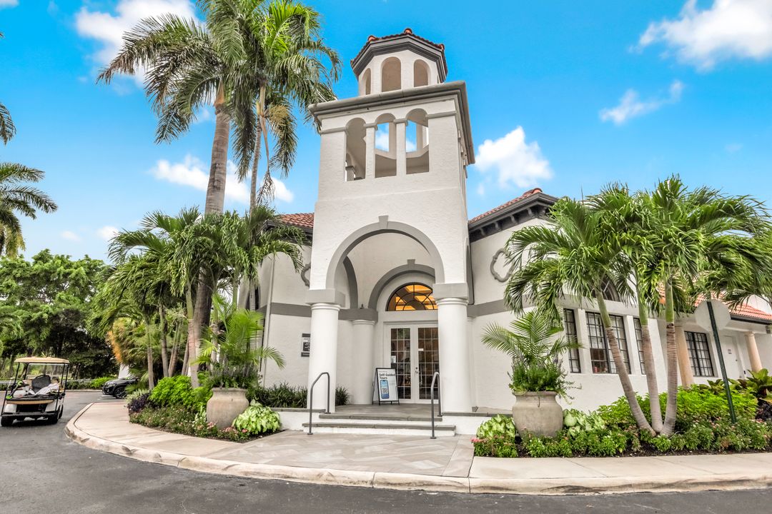 19680 E Country Club Dr, Miami, FL 33180