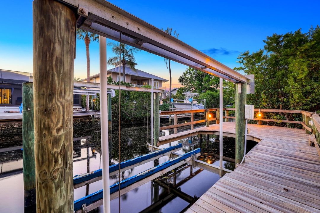 27080 Flamingo Dr, Bonita Springs, FL 34135