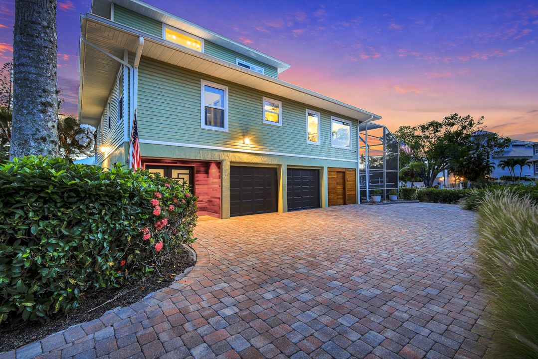 3858 Riviera Cir, Bonita Springs, FL 34134