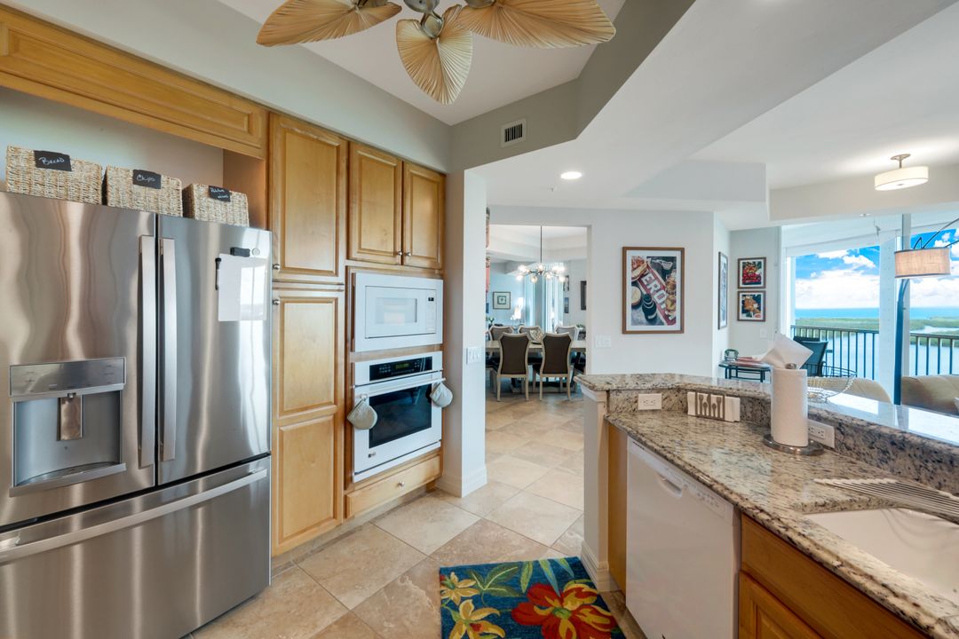 295 Grande Way #1405, Naples, FL 34110