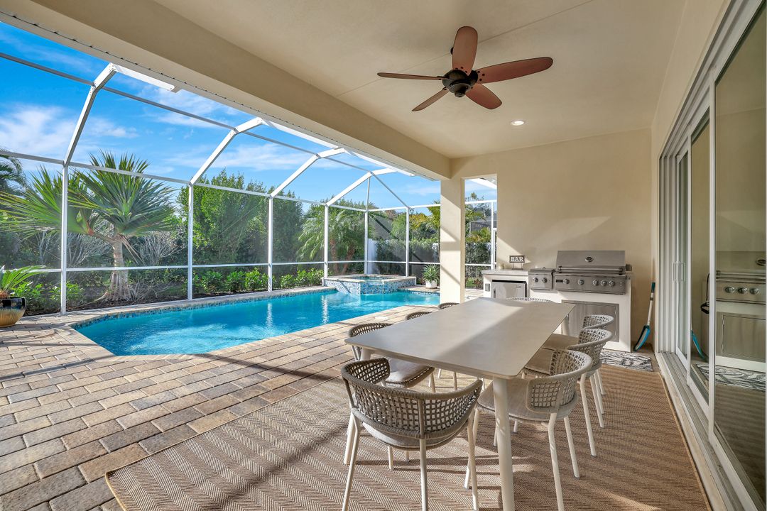 16 Willoughby Dr, Naples, FL 34110