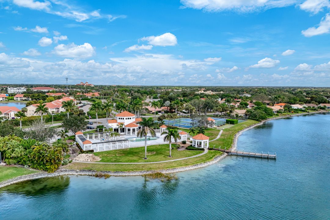 7818 Emerald Cir #103, Naples, FL 34109