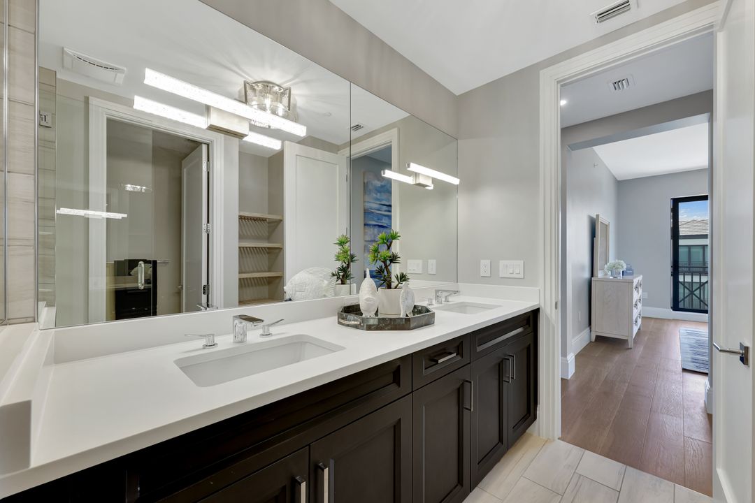 1130 3rd Ave S #512, Naples, FL 34102
